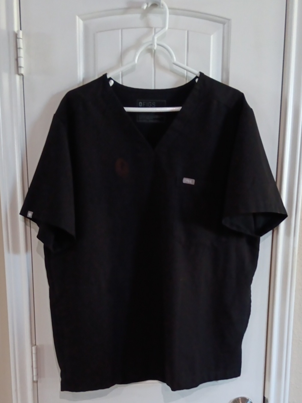 FIGS Technical Collection Men's Black Chisec Scrub Top Size XL